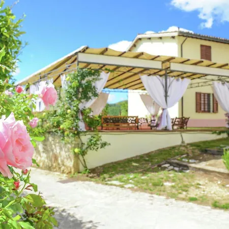 L Ovile Vakantiehuis *